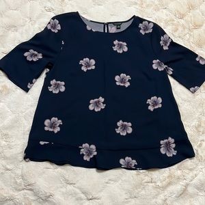 Ann Taylor - Medium - Shirt